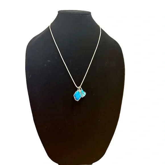 Kendra Scott Gold Hailey Necklace in Aqua Howlit - Picture 4 of 12